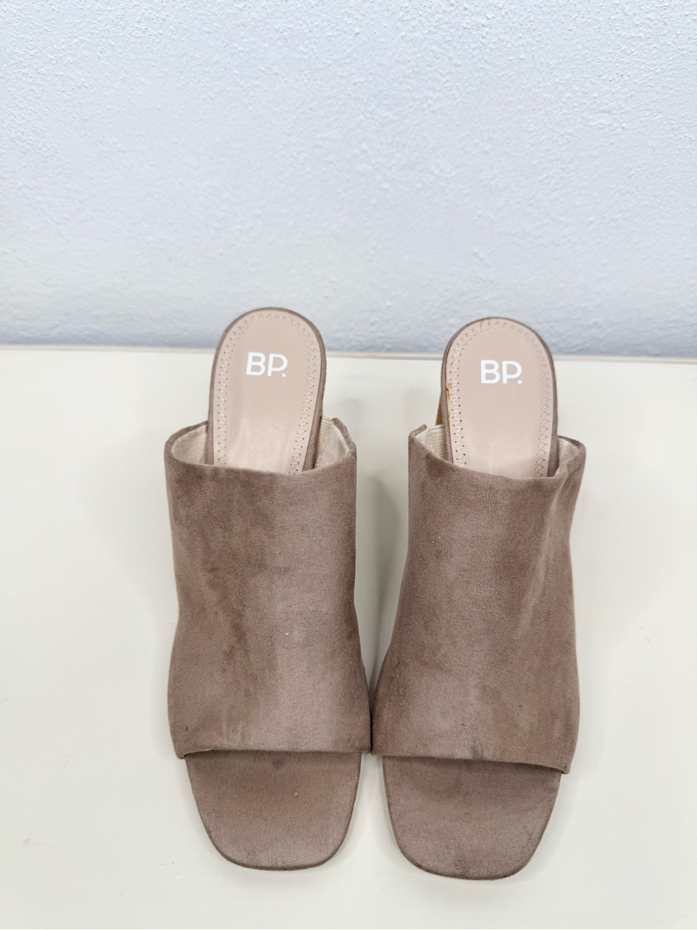 BP. Callum Mule Sandals Womens 8.5 Brown Beige Open Toe Block Heel Slip On - Picture 2 of 11